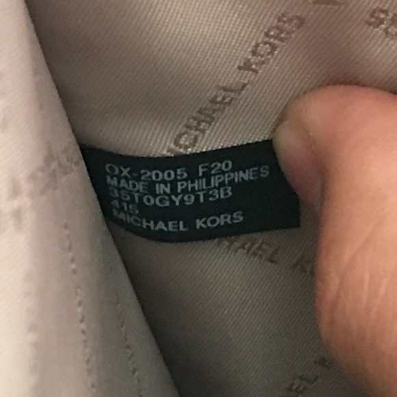 🌼Michael Kors Purse - Picture 12 of 14